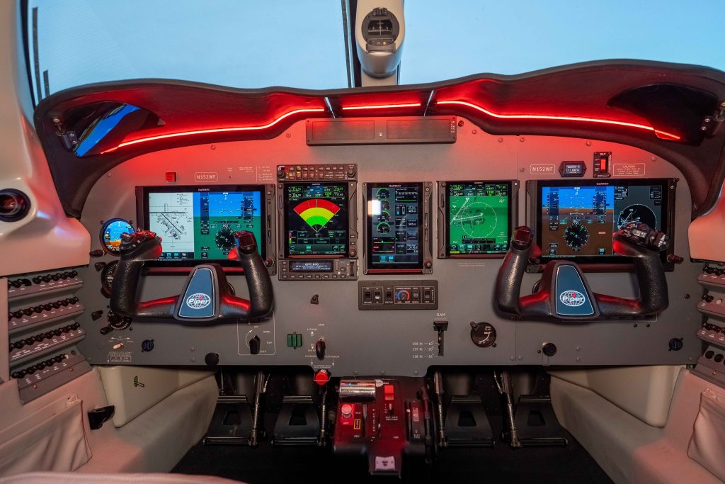 avionics panel in piper aircraft, aviation technology